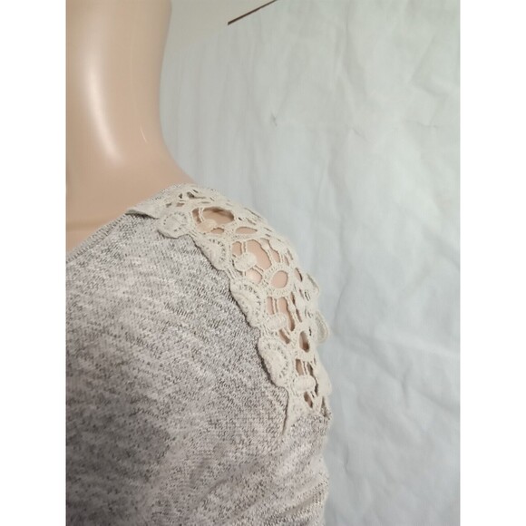 You Are‎ Not Alone Womens Medium Gray Top Embroidery Knit Crop - Picture 4 of 11